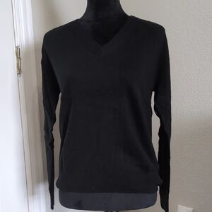 BR Women's Black V-Neck Sweater Sz M